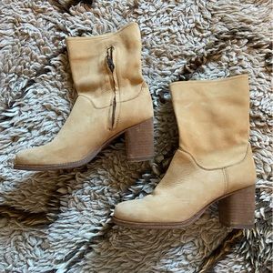 FRYE MID CALF SUEDE BOOTS